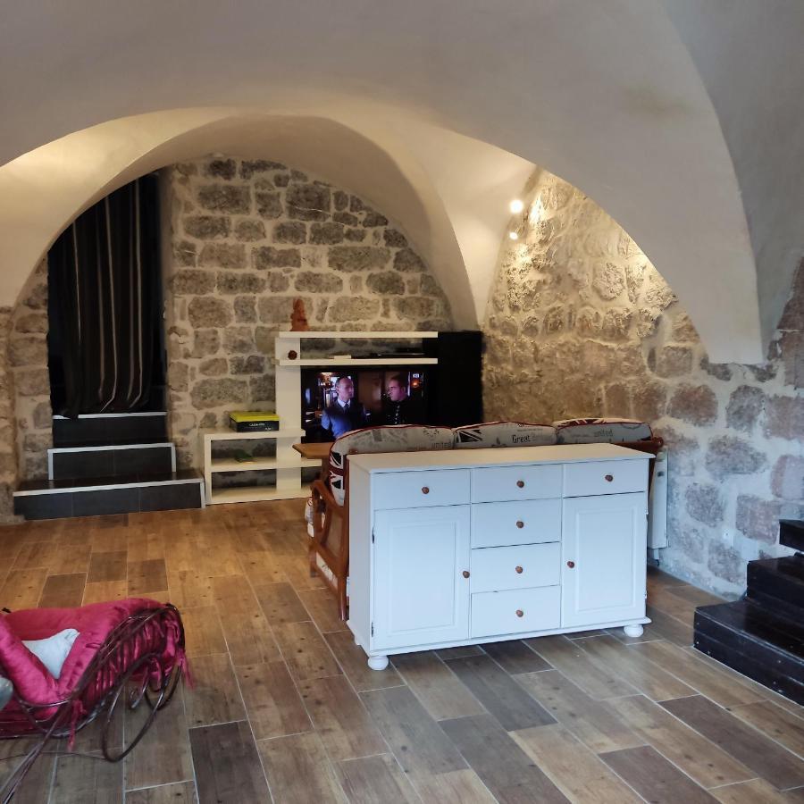 Maison Pierre Et Voute Au Coeur Du Village Balazuc Eksteriør billede