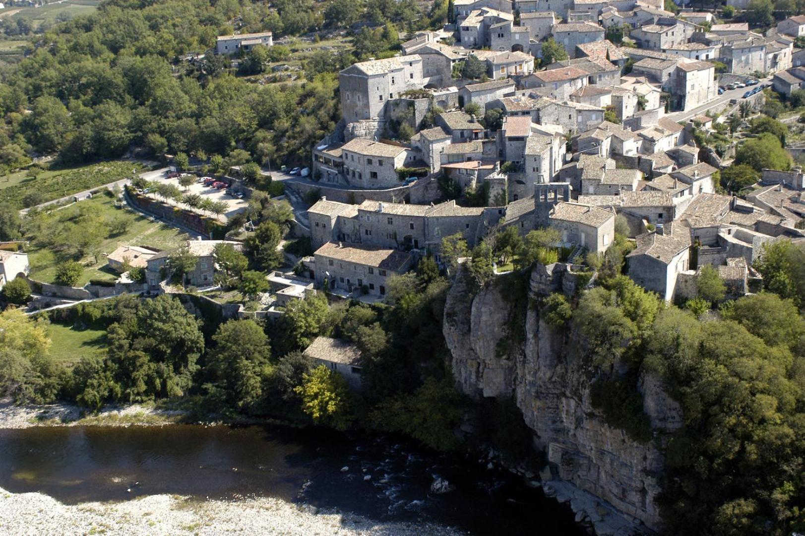 Maison Pierre Et Voute Au Coeur Du Village Balazuc Eksteriør billede