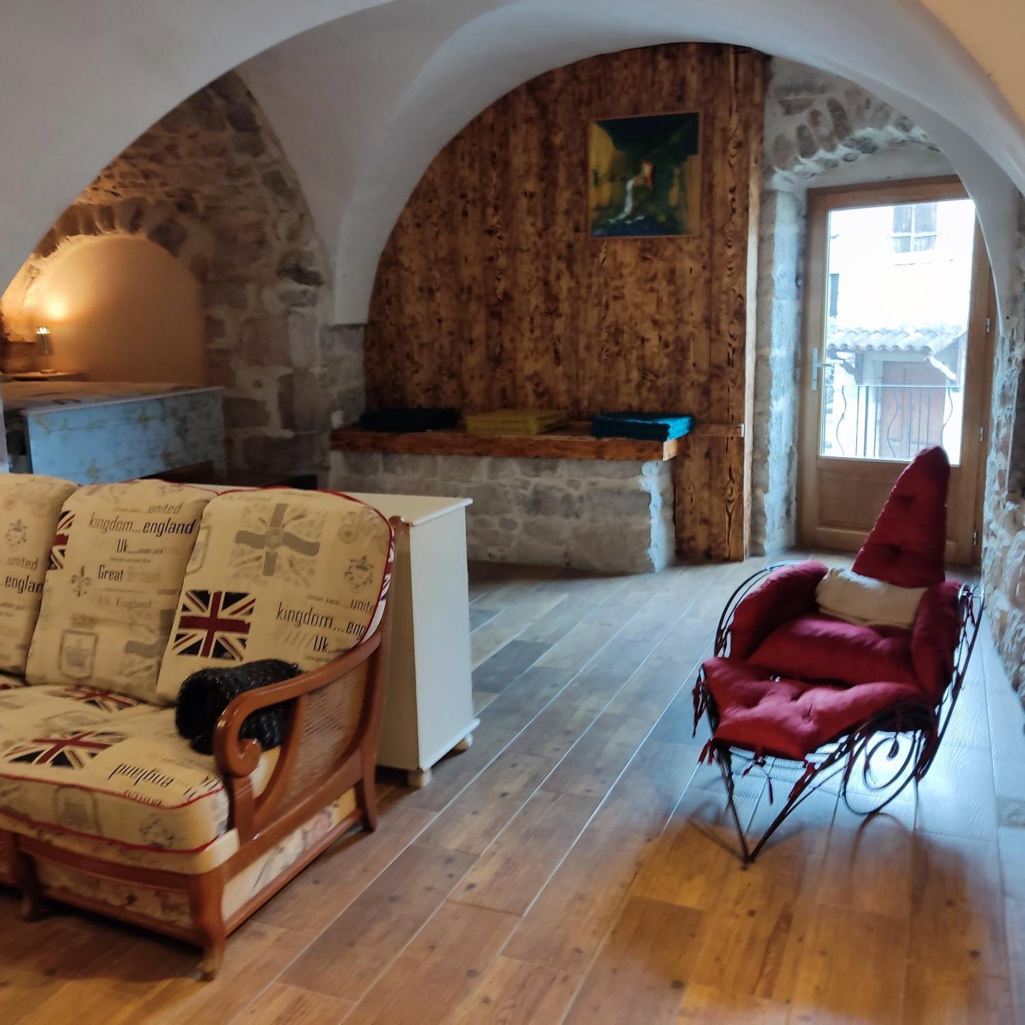 Maison Pierre Et Voute Au Coeur Du Village Balazuc Eksteriør billede